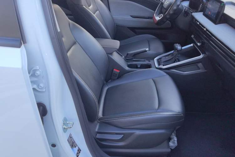 Used Wuling Alvez 2022 1.5L CVT Comfort Edition Right Front Seat