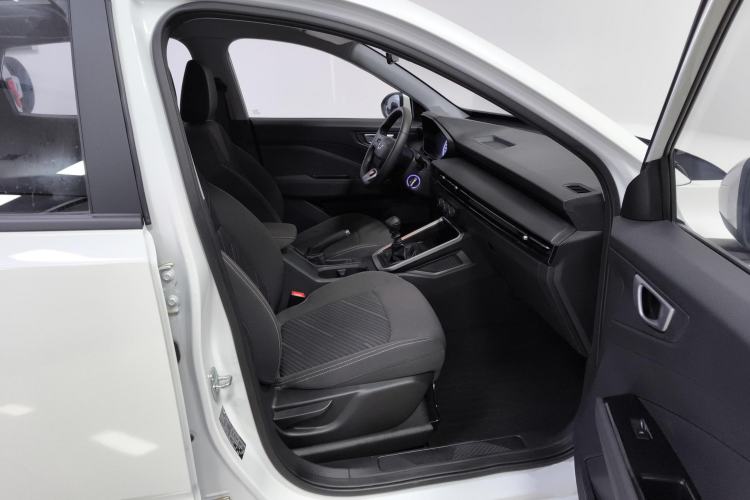 Used Wuling Alvez 2022 1.5L Manual Free-Style Model Right Front Seat