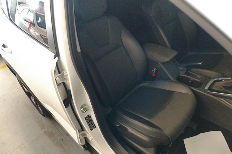 Used Wuling Alvez 2022 1.5L CVT Comfort Edition Right Front Seat