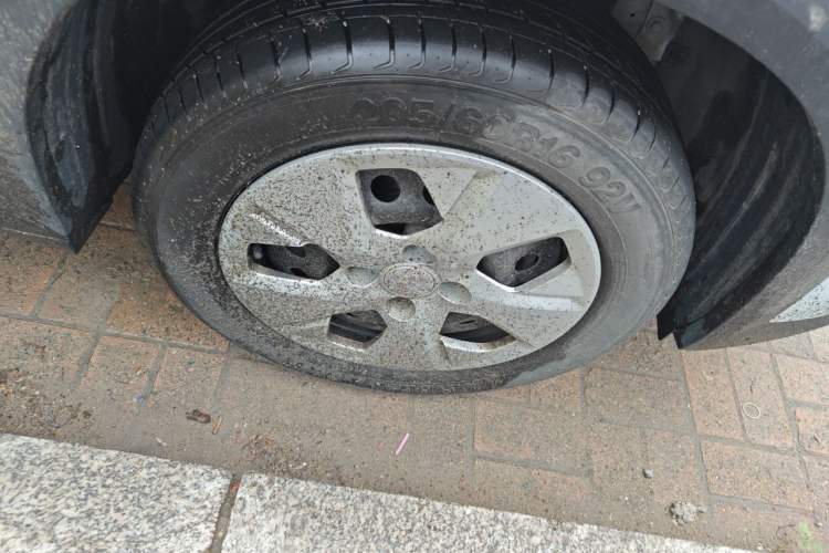 Used Wuling Alvez 2022 1.5L Manual Free-Style Model Right Front Wheel Hub