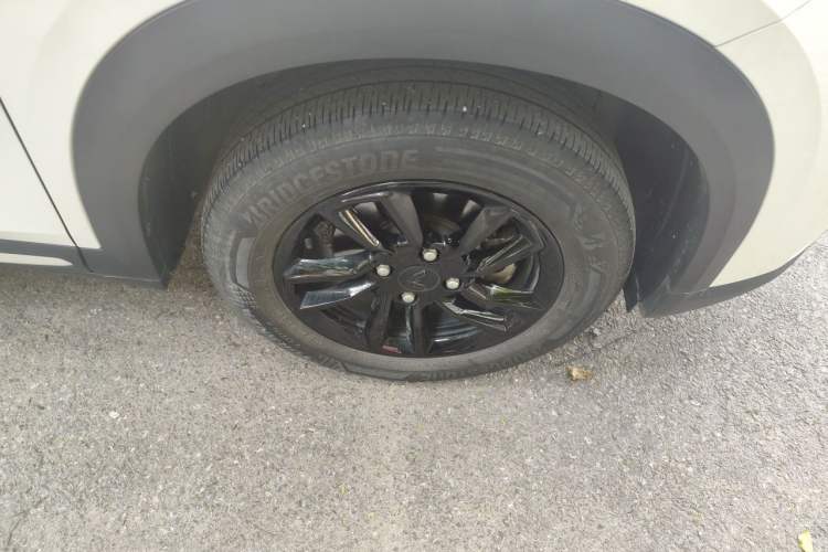 Used Wuling Alvez 2022 1.5L CVT Comfort Edition Right Front Wheel Hub