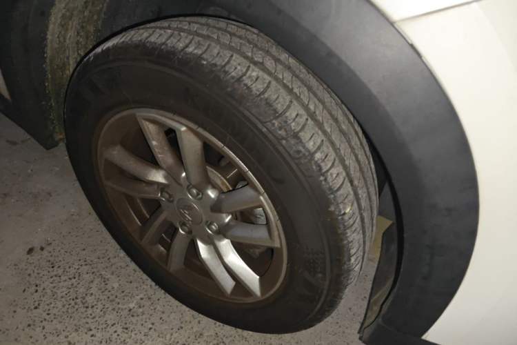 Used Wuling Alvez 2022 1.5L CVT Comfort Edition Right Front Wheel Hub