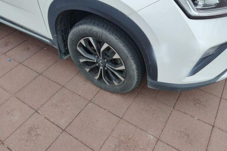 Used Wuling Alvez 2022 1.5L Manual Free-Style Model Right Front Wheel Hub
