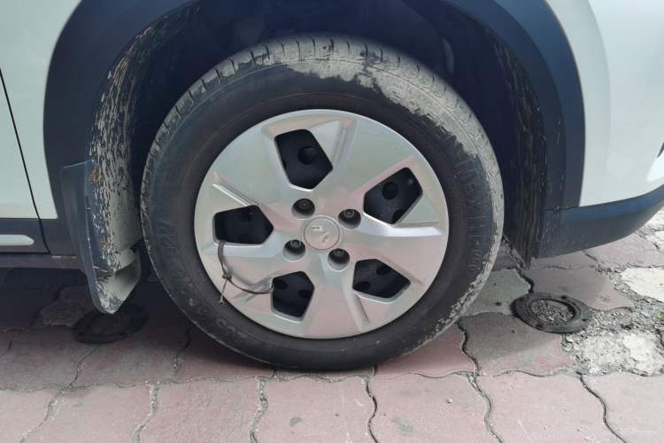 Used Wuling Alvez 2022 1.5L Manual Free-Style Model Right Front Wheel Hub