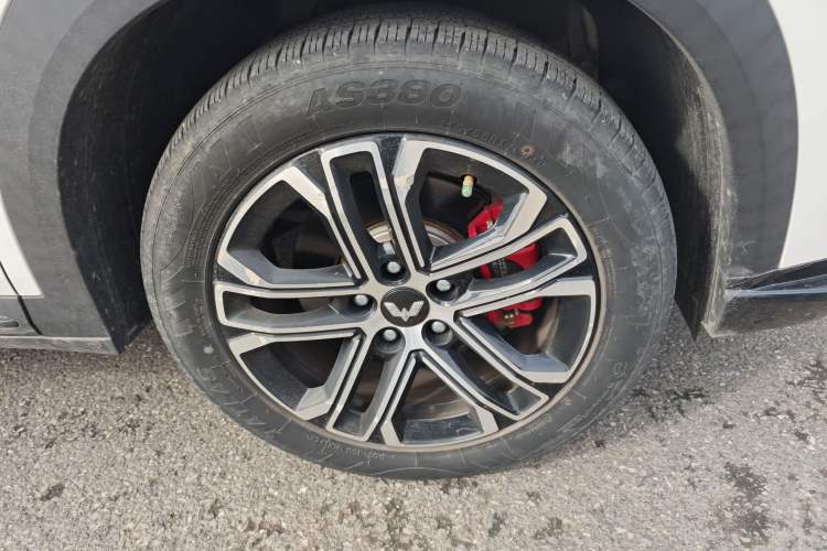 Used Wuling Alvez 2022 1.5T CVT Trendy & Cool Edition Right Front Wheel Hub