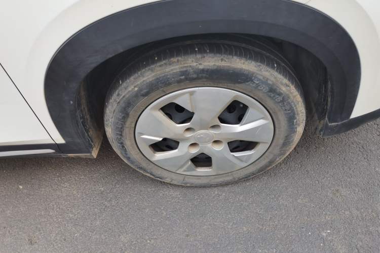 Used Wuling Alvez 2022 1.5L Manual Free-Style Model Right Front Wheel Hub