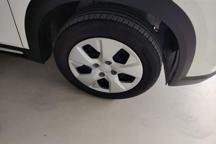 Used Wuling Alvez 2022 1.5L Manual Free-Style Model Right Front Wheel Hub