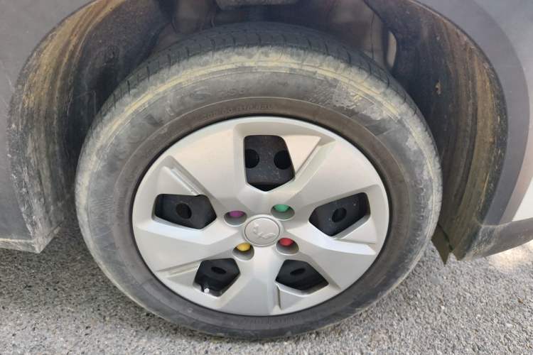 Used Wuling Alvez 2022 1.5L Manual Free-Style Model Right Front Wheel Hub