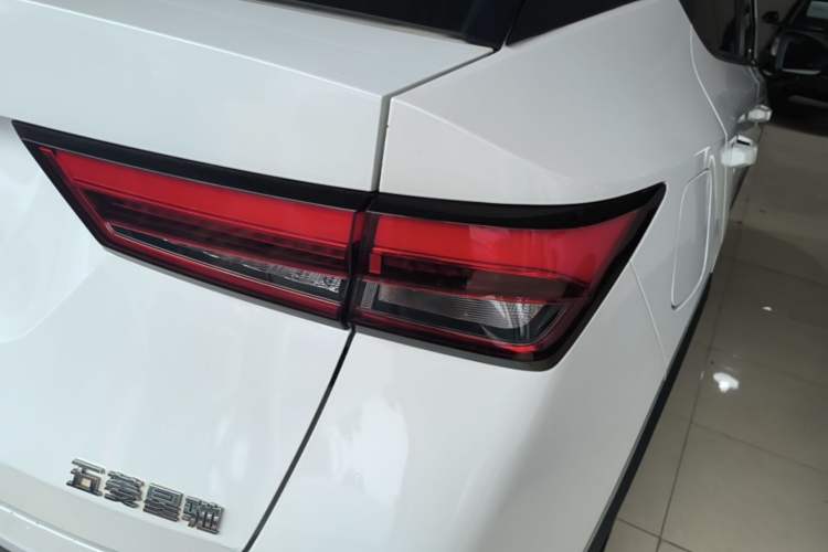 Used Wuling Alvez 2022 1.5L Manual Free-Style Model Right Rear Taillight