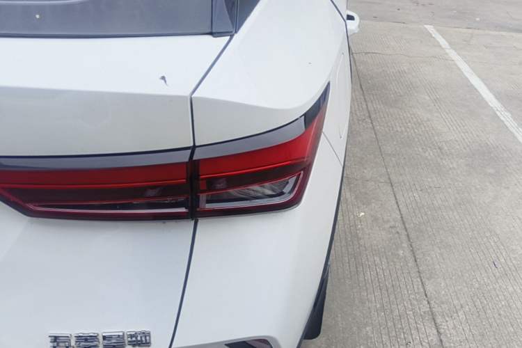 Used Wuling Alvez 2022 1.5L CVT Comfort Edition Right Rear Taillight