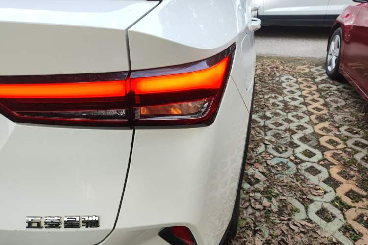 Used Wuling Alvez 2022 1.5L CVT Comfort Edition Right Rear Taillight