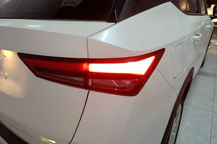 Used Wuling Alvez 2022 1.5L Manual Free-Style Model Right Rear Taillight