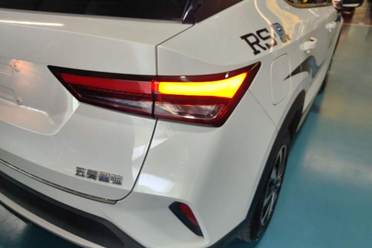 Used Wuling Alvez 2022 1.5L Manual Free-Style Model Right Rear Taillight