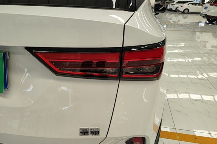 Used Wuling Alvez 2022 1.5L CVT Comfort Edition Right Rear Taillight
