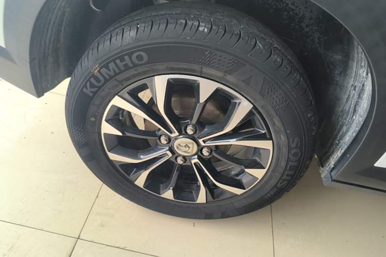 Used Wuling Alvez 2022 1.5L Manual Free-Style Model Right Rear Wheel Hub