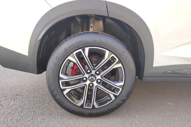 Used Wuling Alvez 2022 1.5T CVT Trendy & Cool Edition Right Rear Wheel Hub