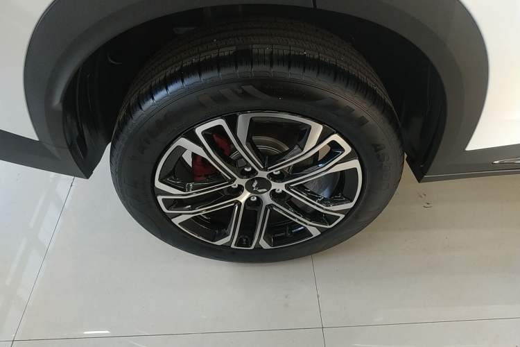 Used Wuling Alvez 2022 1.5T CVT Trendy & Cool Edition Right Rear Wheel Hub