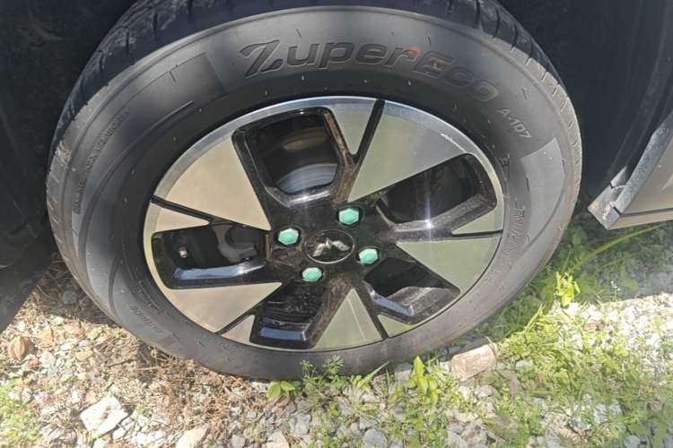 Used Wuling Alvez 2022 1.5L CVT Comfort Edition Right Rear Wheel Hub