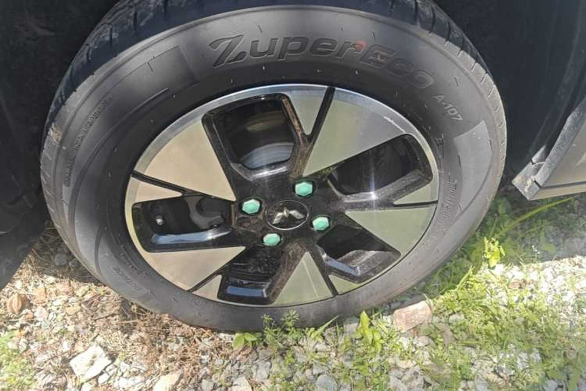 Used Wuling Alvez 2022 1.5L CVT Comfort Edition Right Rear Wheel Hub