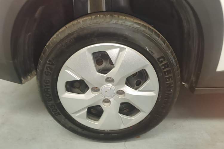 Used Wuling Alvez 2022 1.5L Manual Free-Style Model Right Rear Wheel Hub