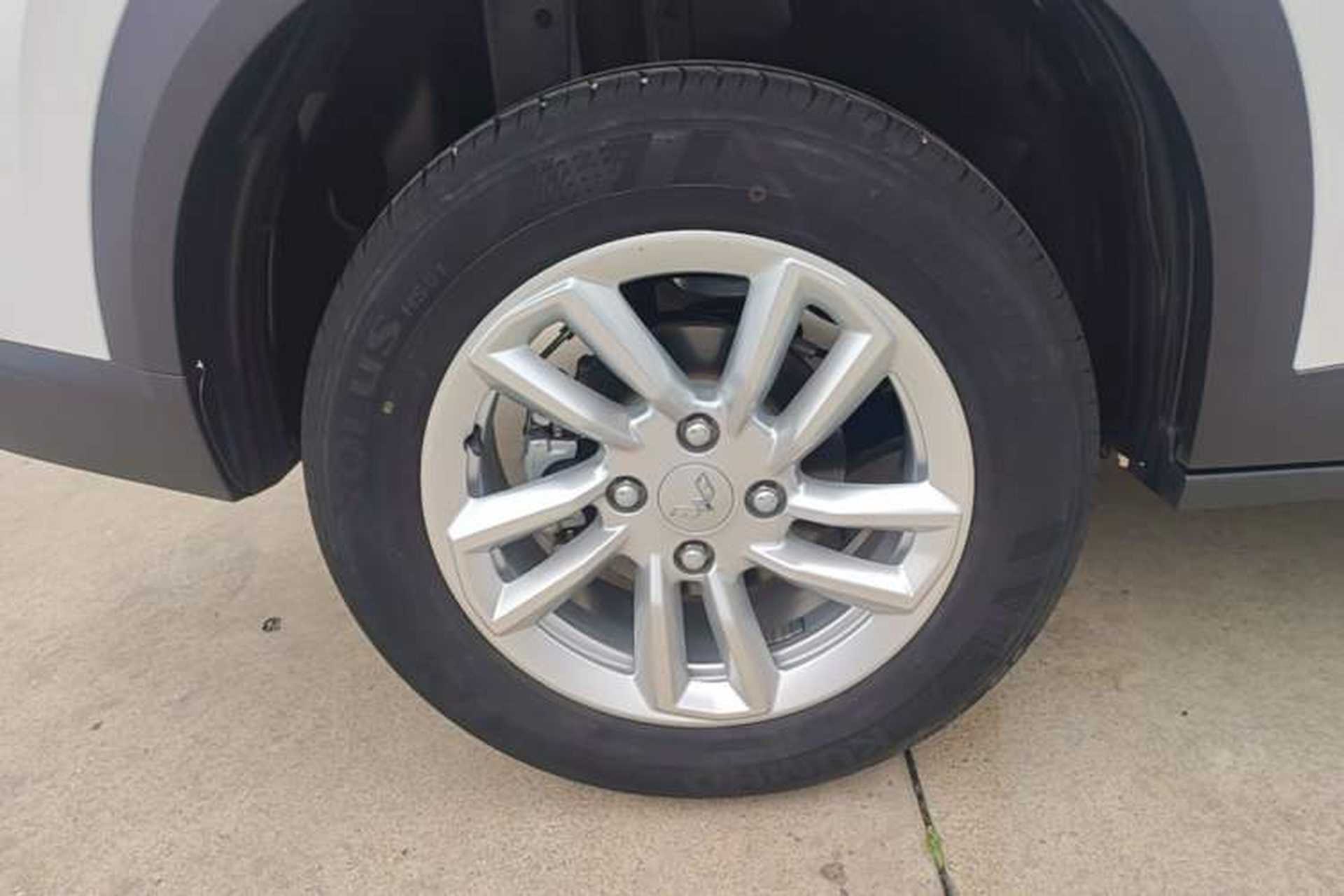 Used Wuling Alvez 2022 1.5L Manual Comfort Version Right Rear Wheel Hub