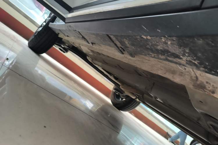 Used Wuling Alvez 2022 1.5L Manual Free-Style Model Right Side Sill