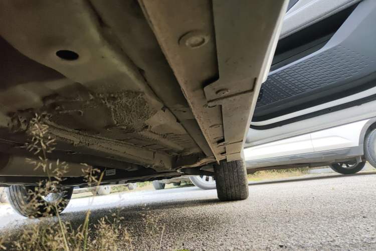 Used Wuling Alvez 2022 1.5L CVT Comfort Edition Right Side Sill