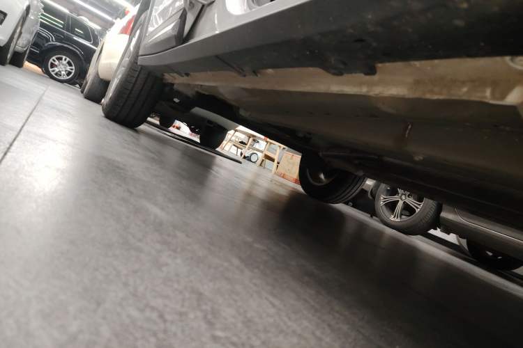 Used Wuling Alvez 2022 1.5L Manual Comfort Version Right Side Sill