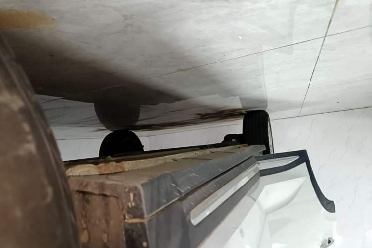Used Wuling Alvez 2022 1.5L Manual Free-Style Model Right Side Sill