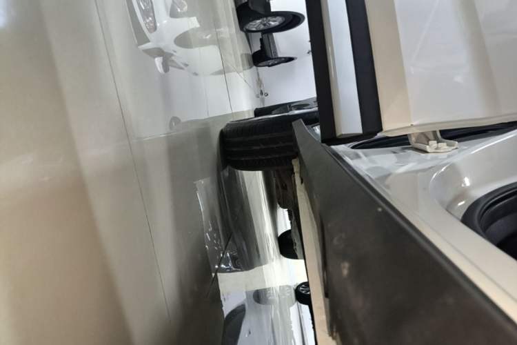 Used Wuling Alvez 2022 1.5L Manual Free-Style Model Right Side Sill
