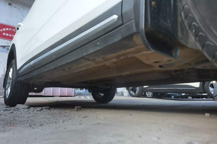 Used Wuling Alvez 2022 1.5L CVT Comfort Edition Right Side Sill