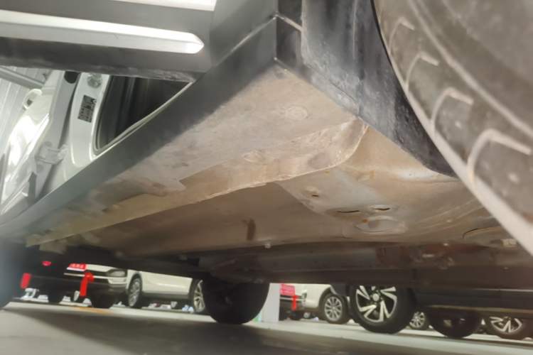 Used Wuling Alvez 2022 1.5L Manual Free-Style Model Right Side Sill