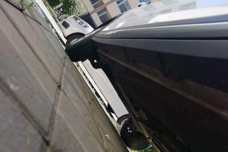 Used Wuling Alvez 2022 1.5L Manual Free-Style Model Right Side Sill