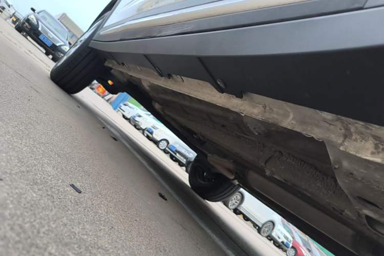 Used Wuling Alvez 2022 1.5L Manual Free-Style Model Right Side Sill