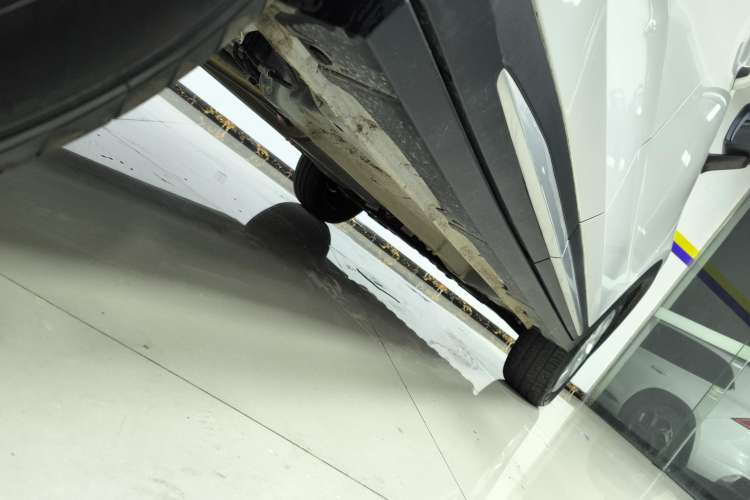 Used Wuling Alvez 2022 1.5L Manual Free-Style Model Right Side Sill