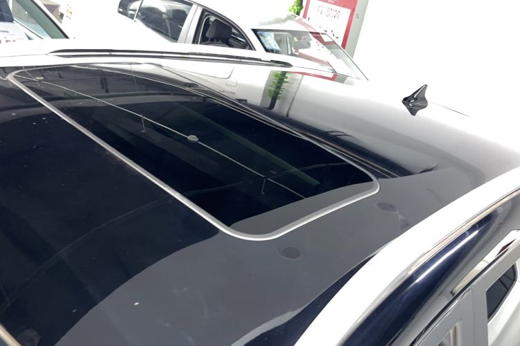 Used Wuling Alvez 2022 1.5T CVT Trendy & Cool Edition Roof