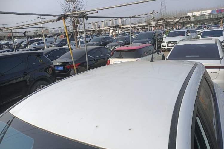 Used Wuling Alvez 2022 1.5L Manual Free-Style Model Roof