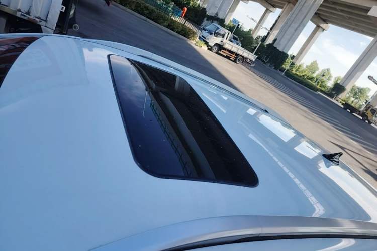 Used Wuling Alvez 2022 1.5L Manual Comfort Version Roof