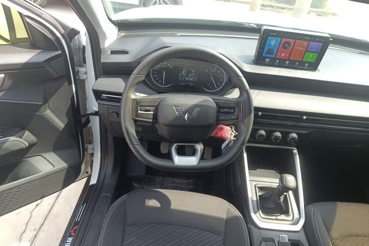 Used Wuling Alvez 2022 1.5L Manual Free-Style Model Steering Wheel