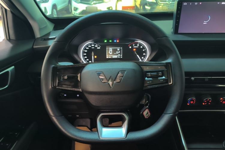 Used Wuling Alvez 2022 1.5L Manual Free-Style Model Steering Wheel