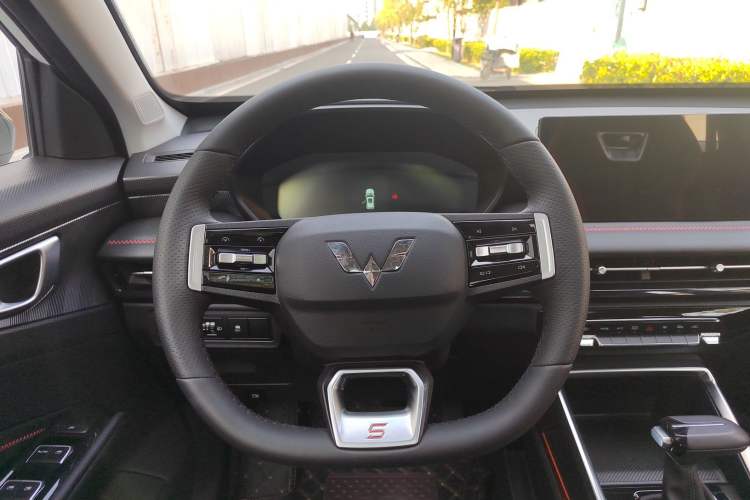 Used Wuling Alvez 2022 1.5T CVT Trendy & Cool Edition Steering Wheel