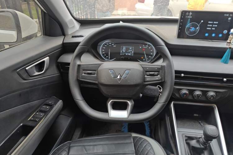 Used Wuling Alvez 2022 1.5L Manual Free-Style Model Steering Wheel