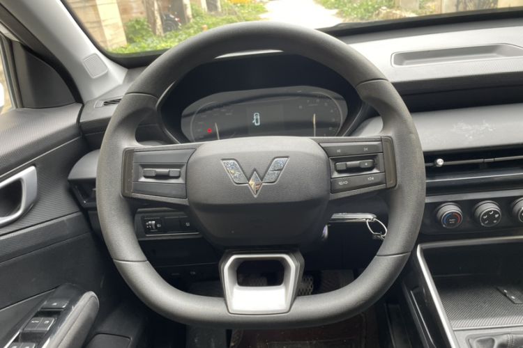 Used Wuling Alvez 2022 1.5L Manual Free-Style Model Steering Wheel