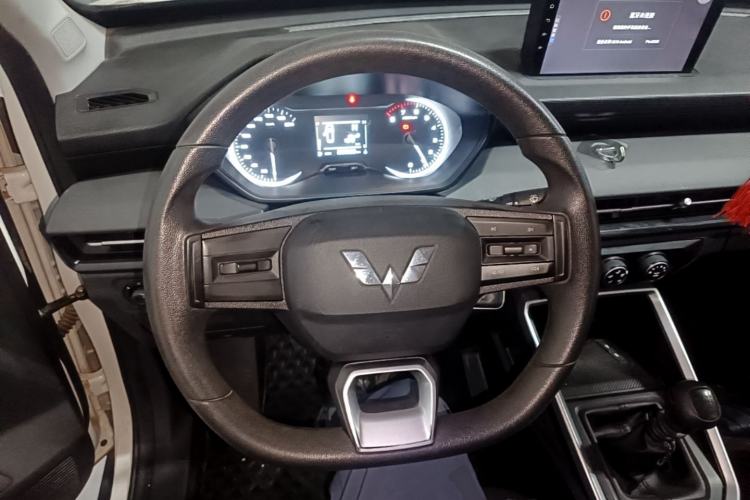 Used Wuling Alvez 2022 1.5L Manual Free-Style Model Steering Wheel
