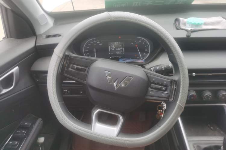Used Wuling Alvez 2022 1.5L Manual Free-Style Model Steering Wheel