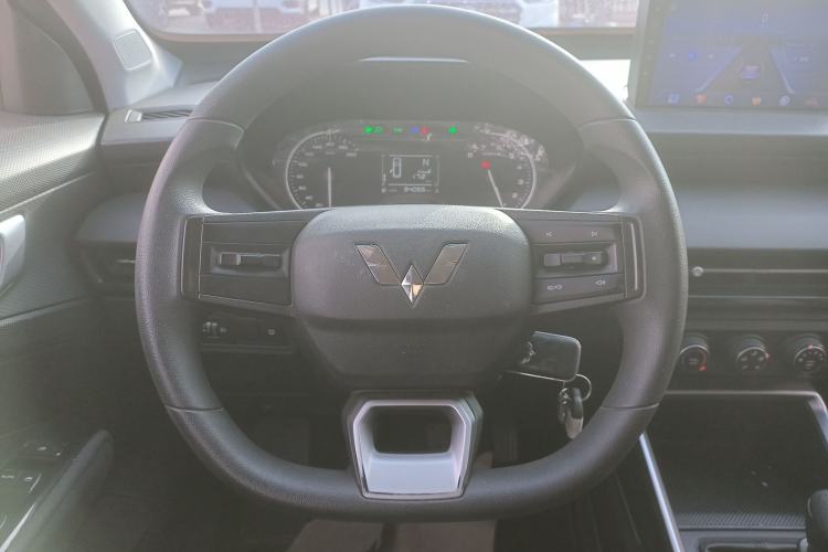 Used Wuling Alvez 2022 1.5L Manual Free-Style Model Steering Wheel