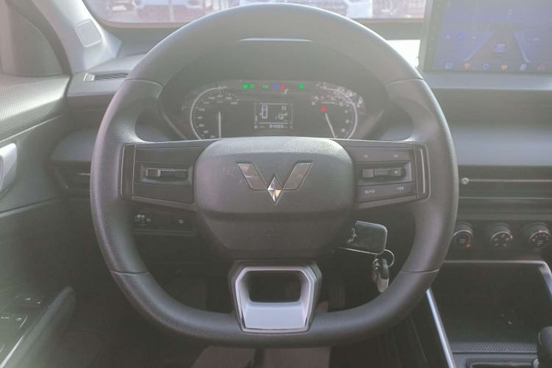 Used Wuling Alvez 2022 1.5L Manual Free-Style Model Steering Wheel