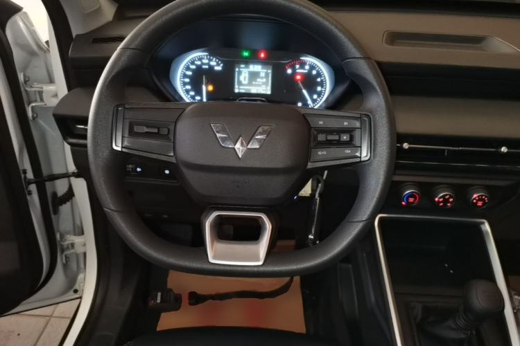 Used Wuling Alvez 2022 1.5L Manual Free-Style Model Steering Wheel