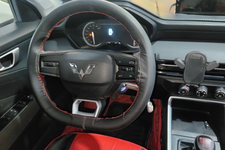 Used Wuling Alvez 2022 1.5L Manual Free-Style Model Steering Wheel