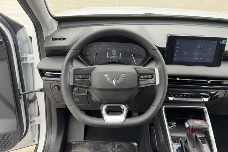 Used Wuling Alvez 2022 1.5L CVT Comfort Edition Steering Wheel